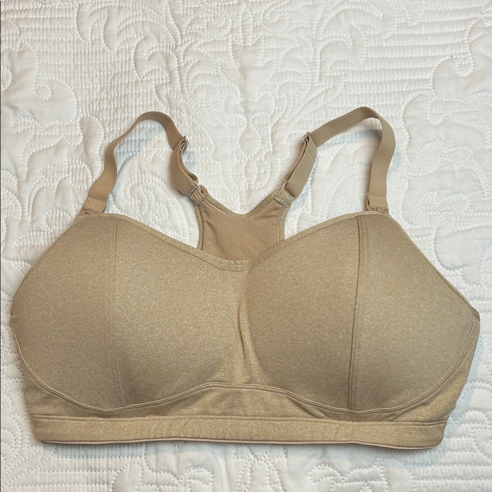 Playtex X Large Seamless Tan Nursing Bra w/ clip open ease. Adjustable straps